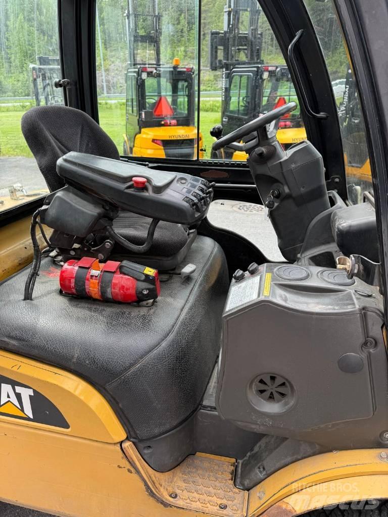 CAT GP 30 N Propan trucker