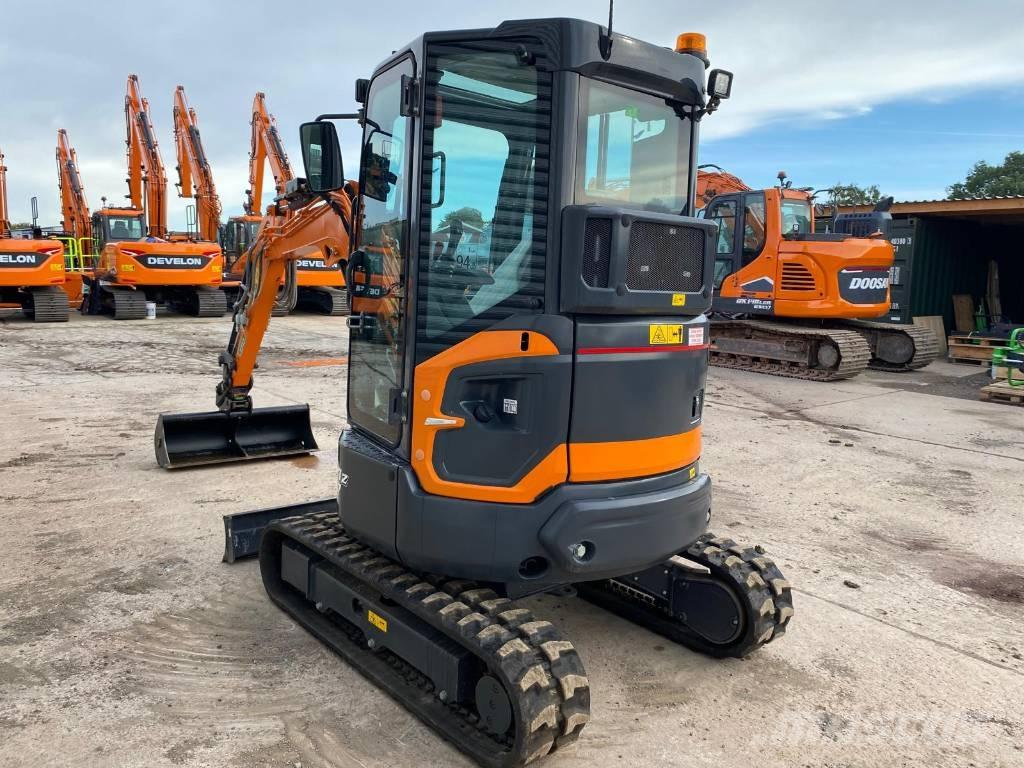 Develon DX 27 Z-7 Minigravere <7t