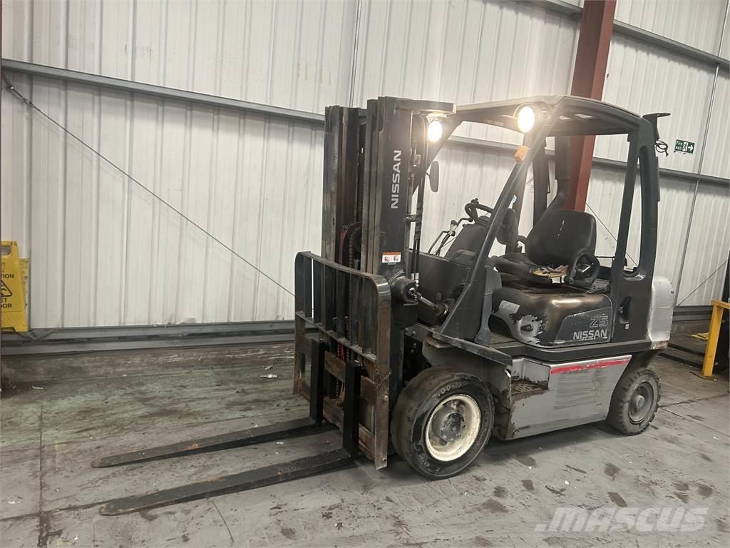 Nissan Y1D2A25Q Diesel Trucker