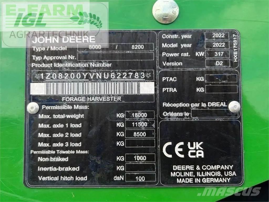 John Deere 8200 i Selvdrevne fôrhøstere