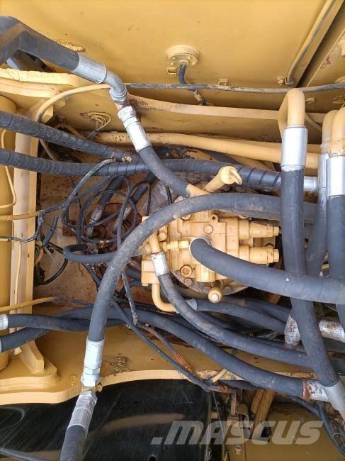 CAT 325 D Beltegraver