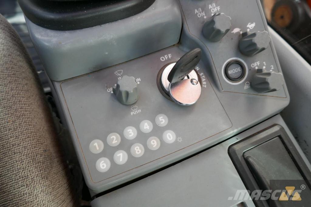 Hitachi ZX300LC-6 Beltegraver