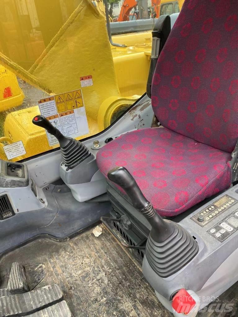 Komatsu 220 Beltegraver