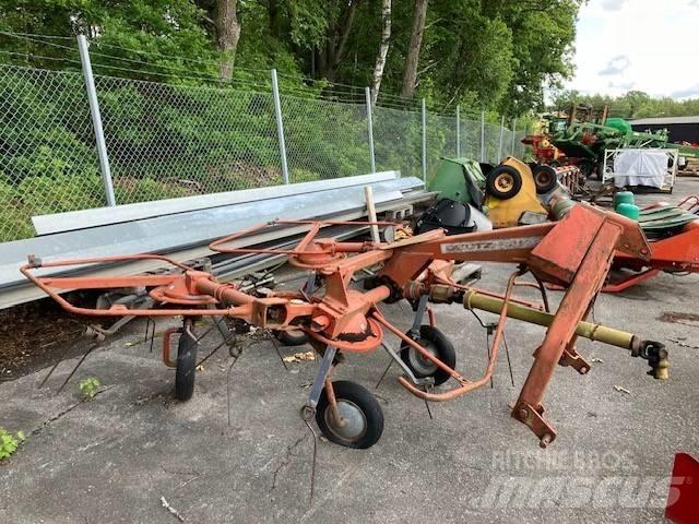 Deutz-Fahr KH400 DN Raker og høyvendere