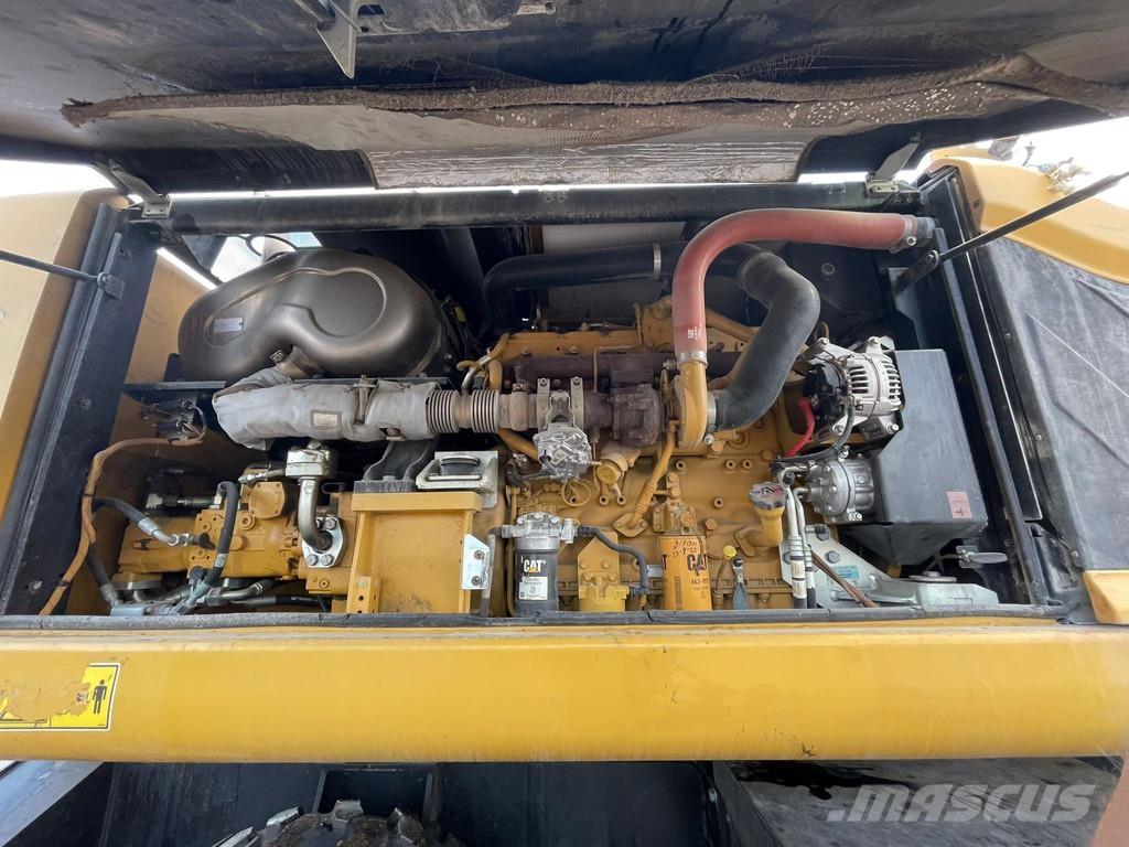 CAT MH3024 Hjulgravere