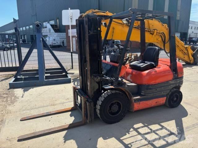 Toyota 26FDF25 Diesel Trucker