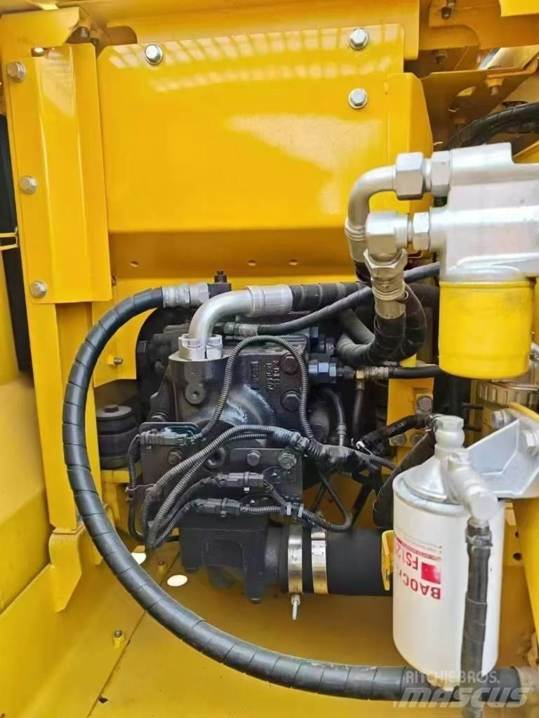 Komatsu 130LC-7 Beltegraver