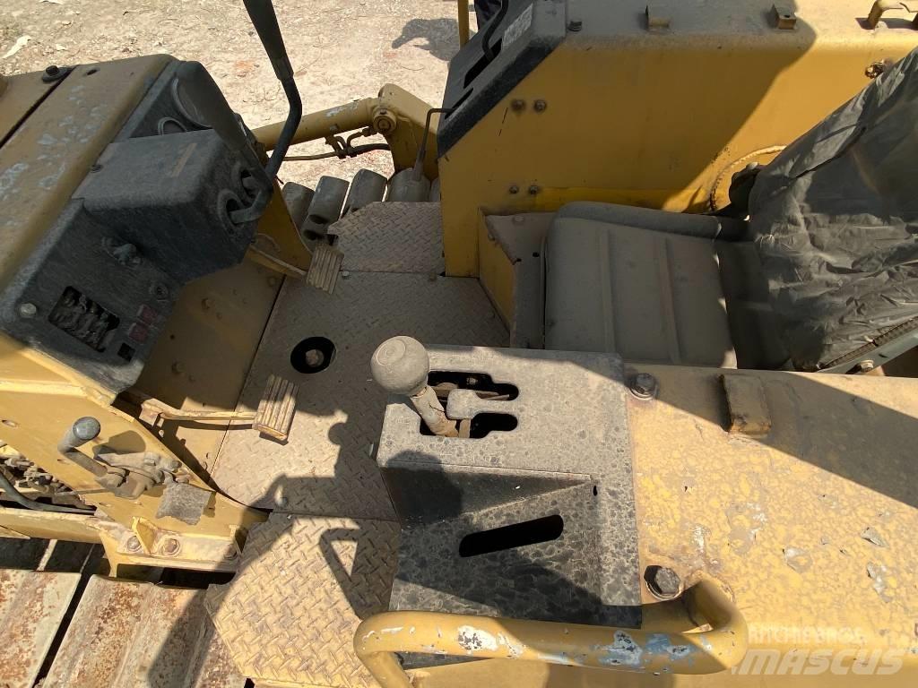 Komatsu D21P-6 Dozere Beltegående