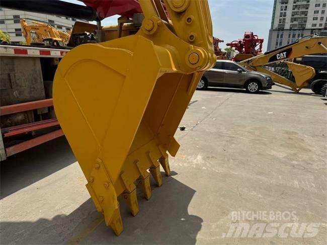 Komatsu PC 220 Beltegraver