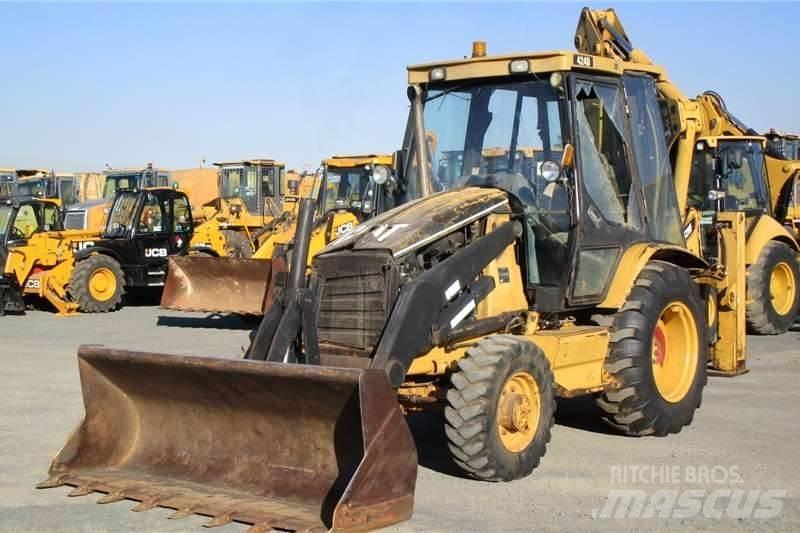 CAT 424D Traktorgravere