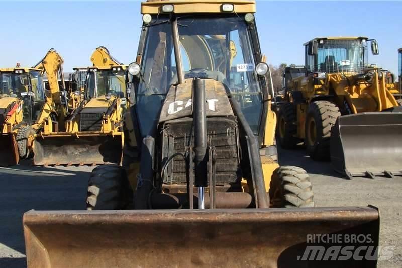 CAT 424D Traktorgravere