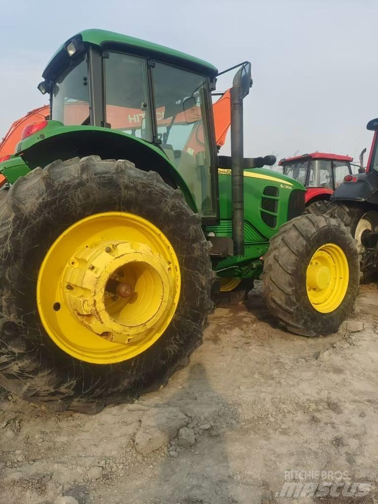 John Deere 6J-2104 Traktorer