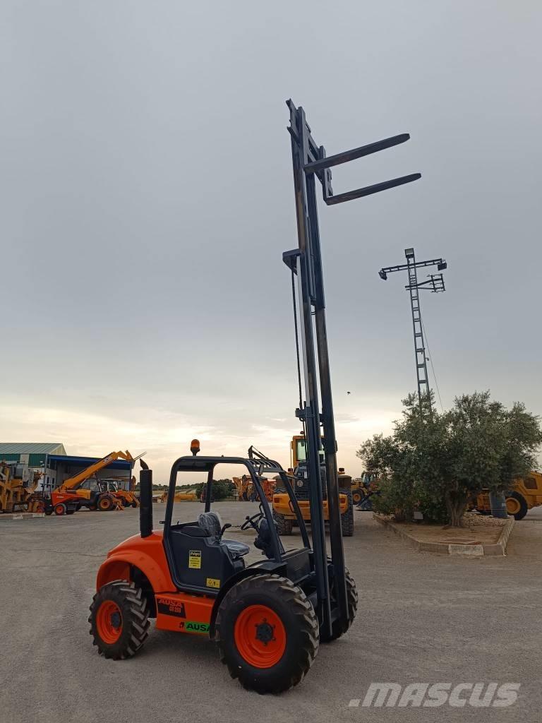 Ausa CH 250 X4 Terrenggående gaffeltruck