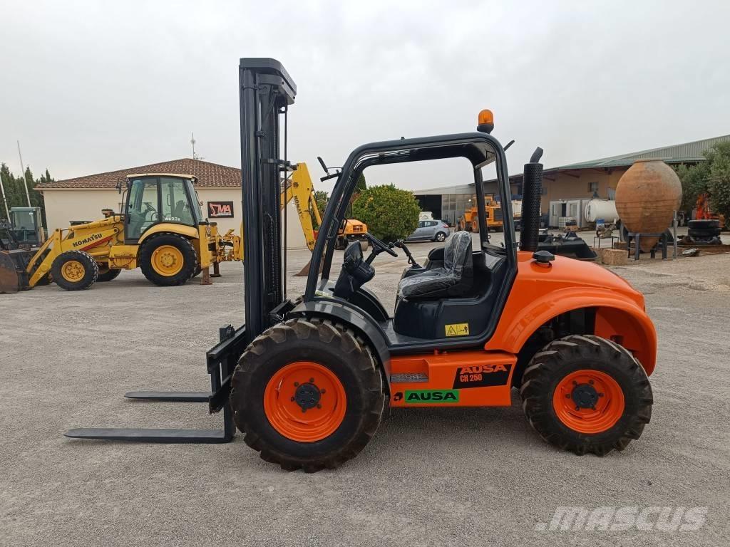 Ausa CH 250 X4 Terrenggående gaffeltruck