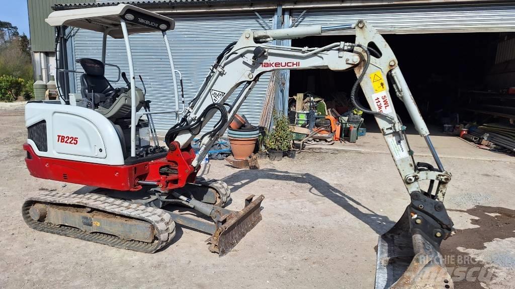 Takeuchi TB 225 Minigravere <7t