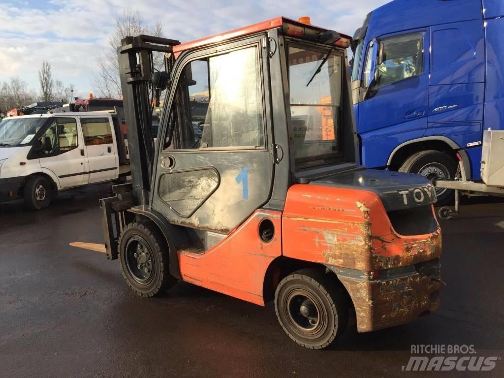 Toyota 02-8 FD JF 35 Diesel Trucker