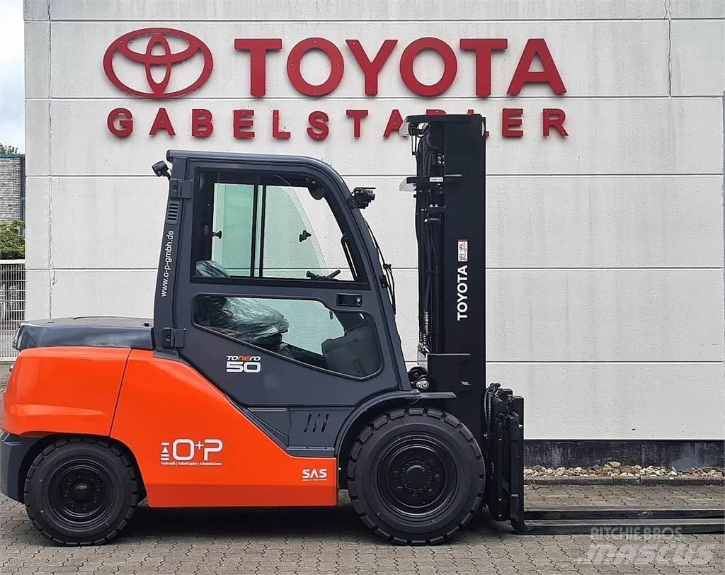 Toyota 40-8FD50N Diesel Trucker
