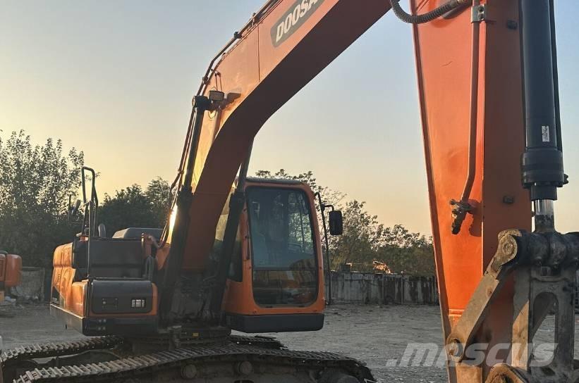 Doosan DX220 Beltegraver