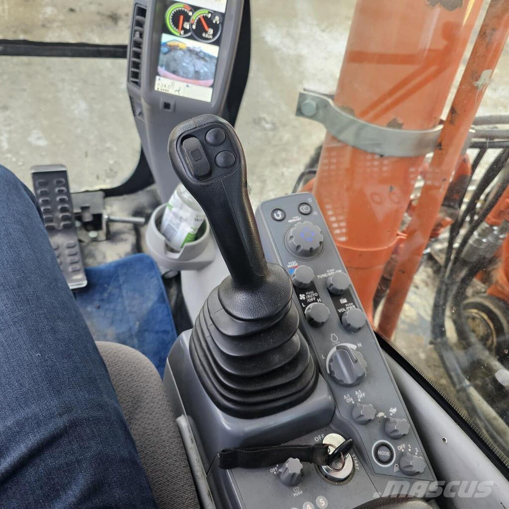 Hitachi ZX350LC-6 Beltegraver