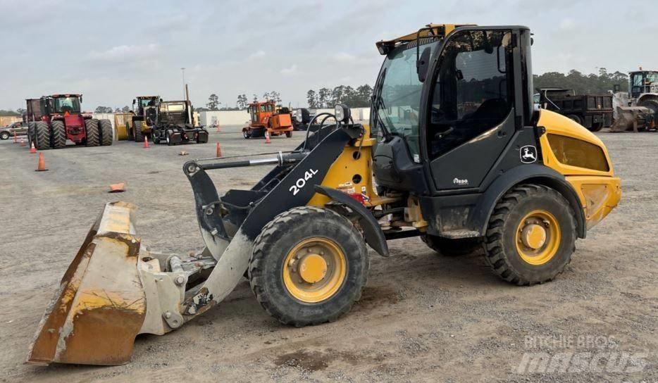 John Deere 204L Hjullastere