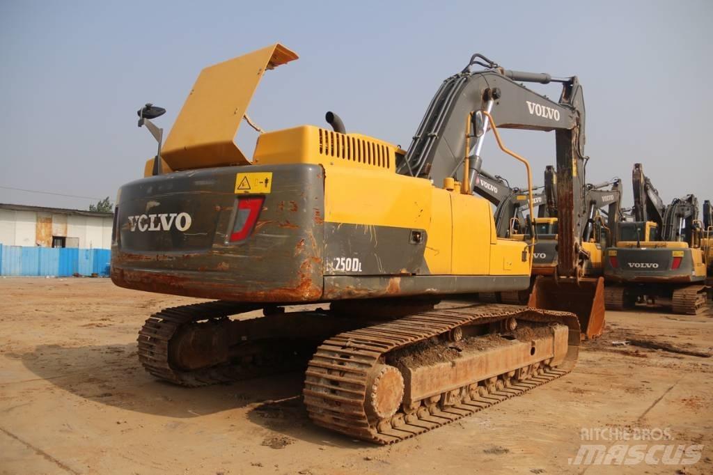 Volvo EC250 Beltegraver
