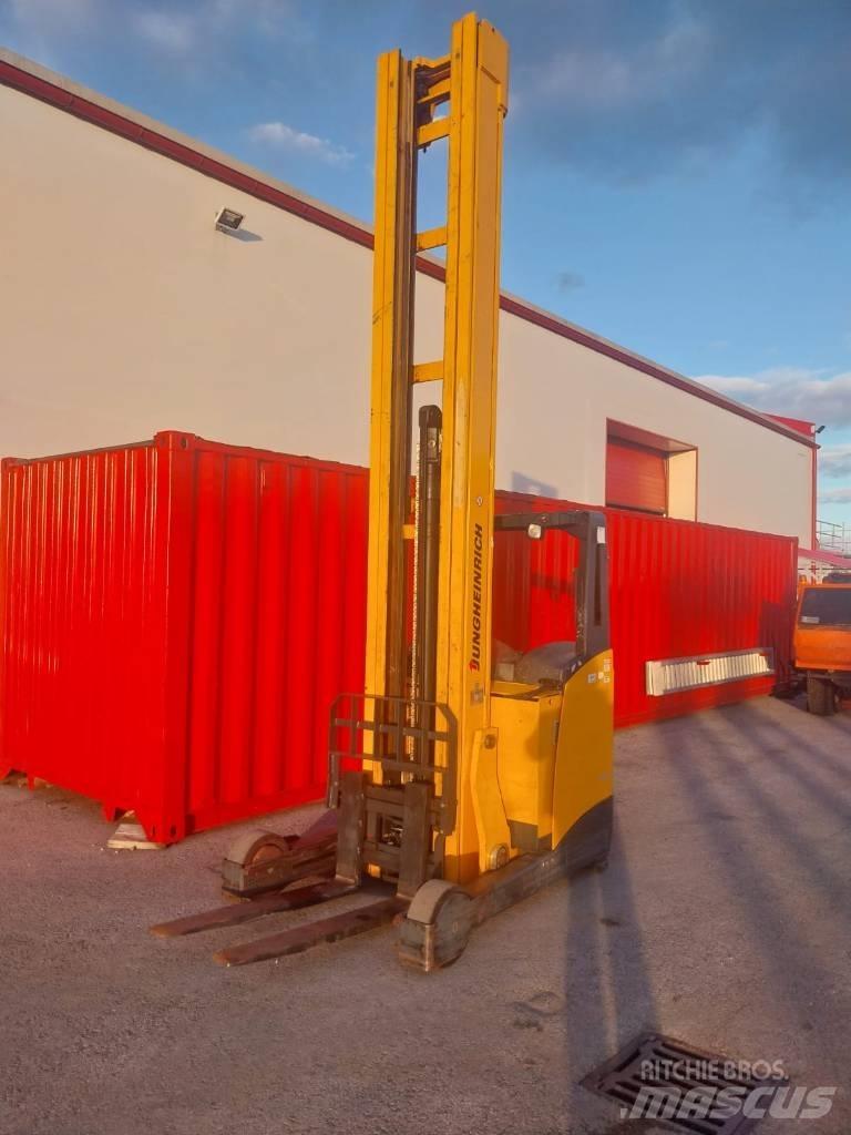 Jungheinrich ETV 325 Skyvemasttruck