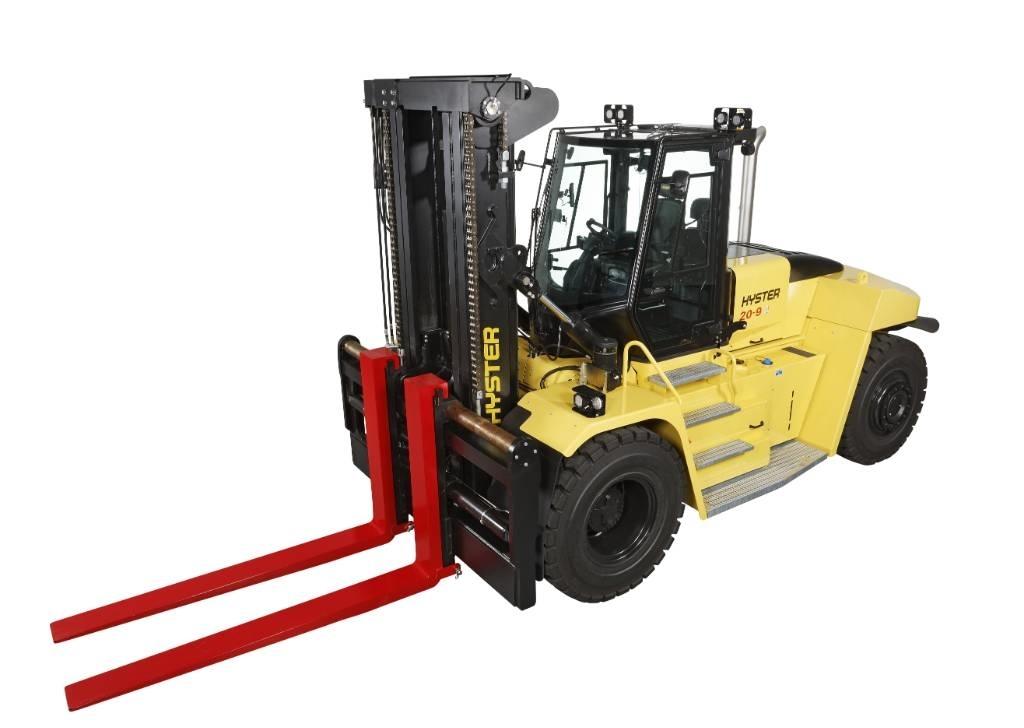 Hyster H18XD9 Diesel Trucker