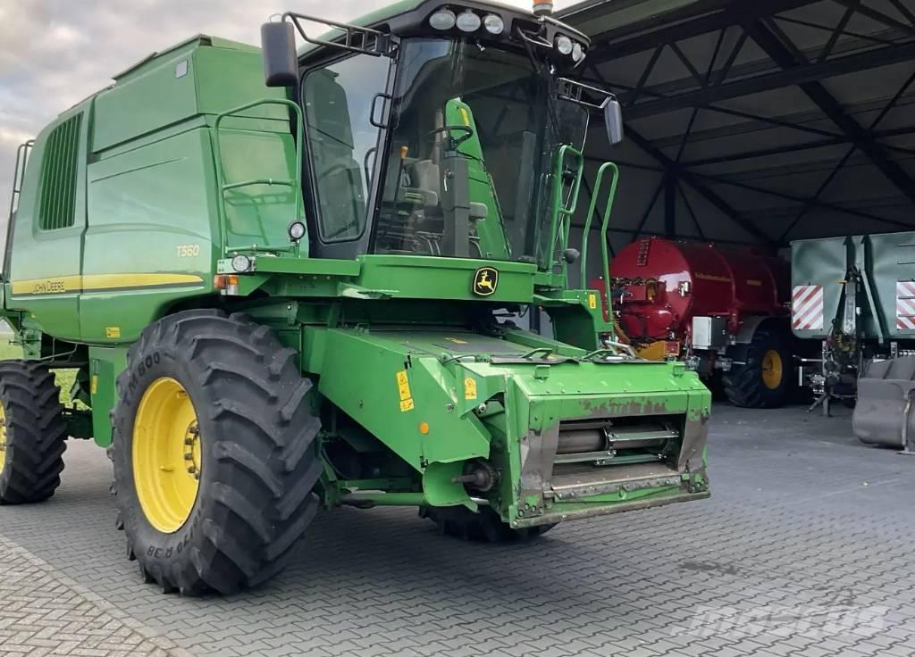 John Deere T 560 Skurtreskere