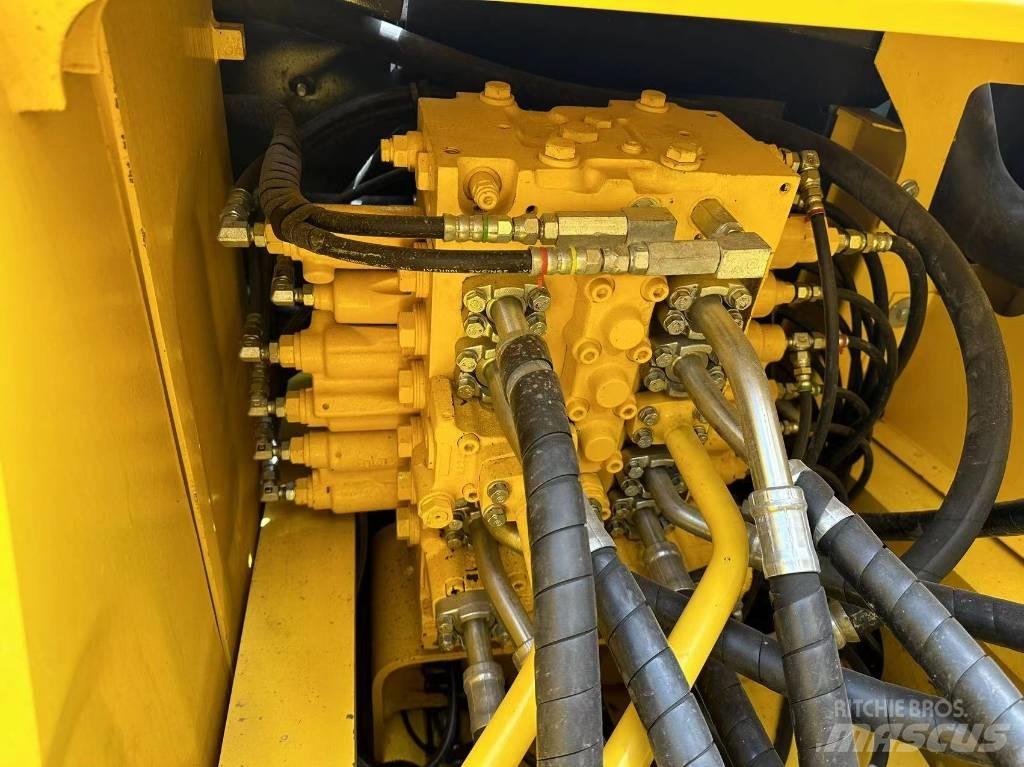 Komatsu PC 240 Beltegraver