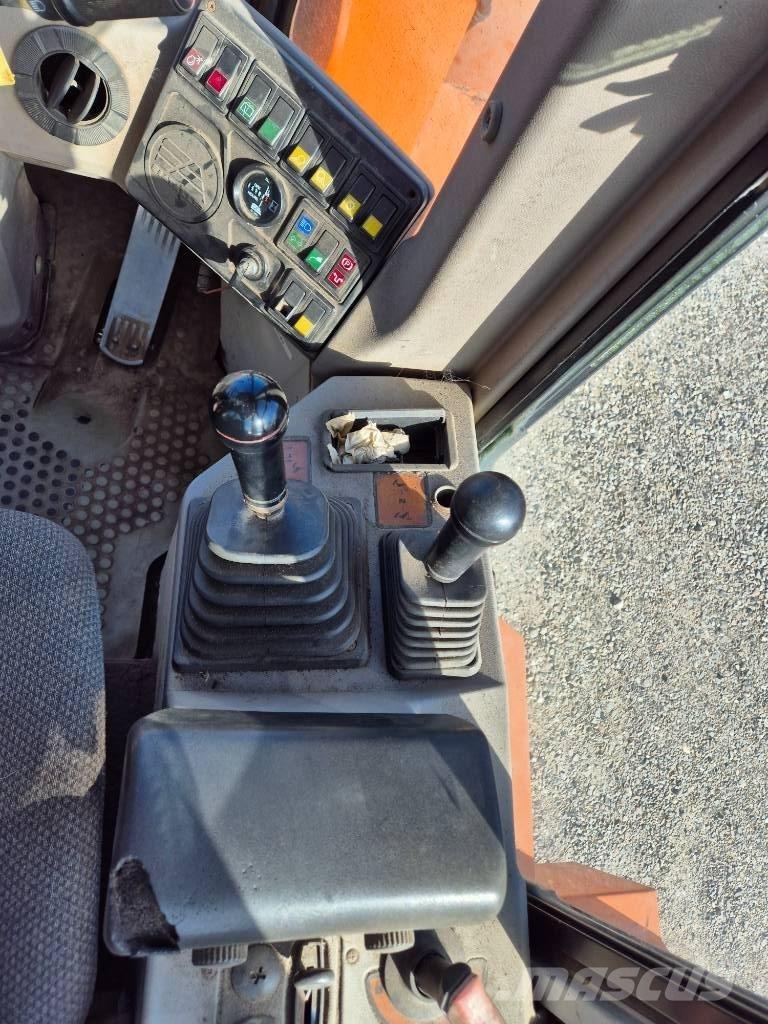 Hitachi FR 130 Hjullastere