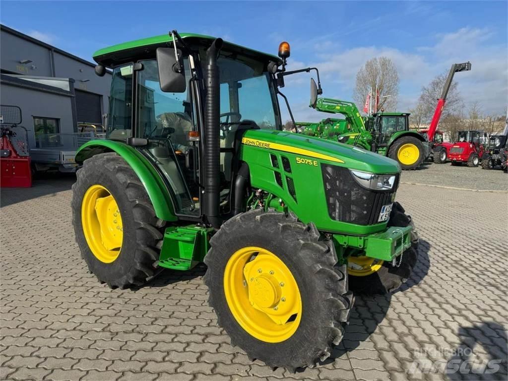 John Deere 5075E Traktorer