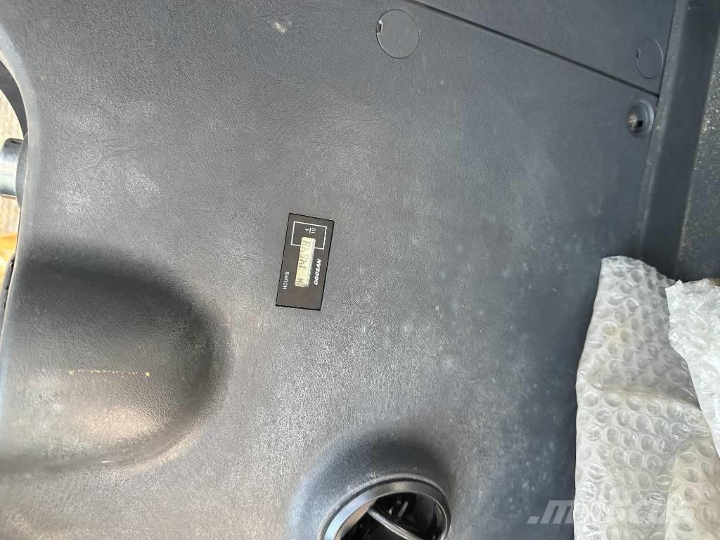 Hyundai R220LC-9S Beltegraver