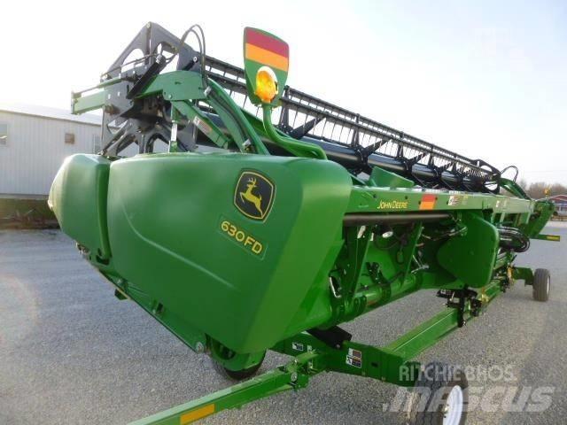 John Deere 630 F Skjærebord til skurtresker