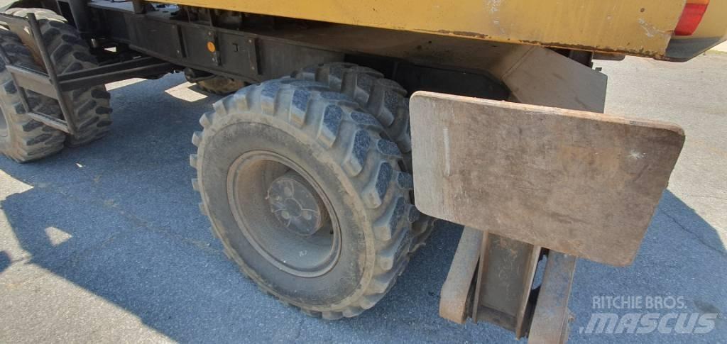 CAT 214 B Hjulgravere