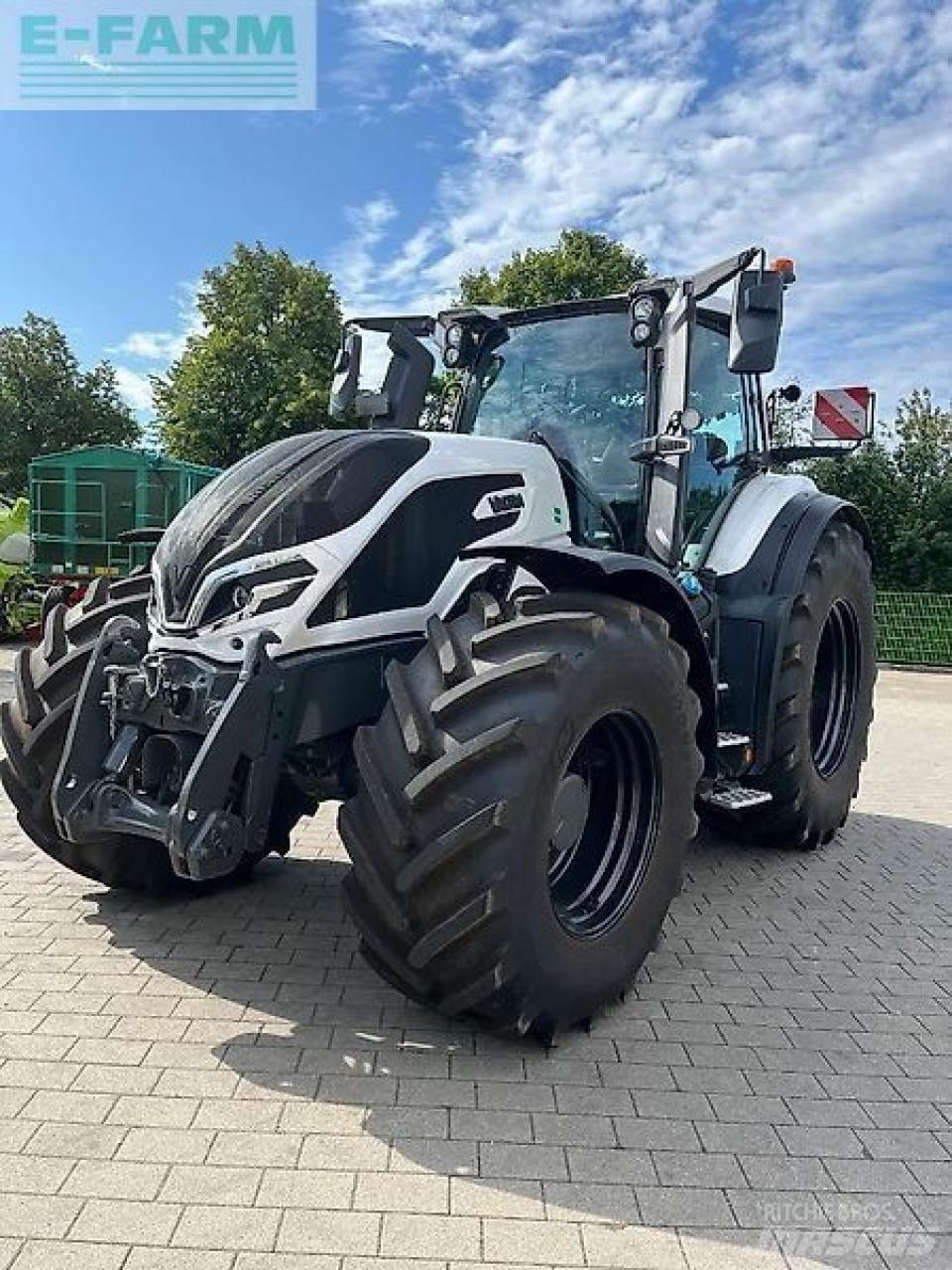 Valtra q245 Traktorer