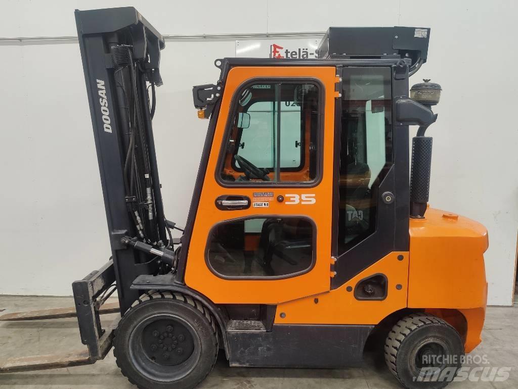 Doosan D 35 C-7 Diesel Trucker