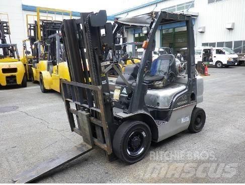 Nissan PL02A20D Propan trucker