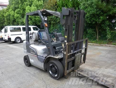 Nissan PL02A20D Propan trucker