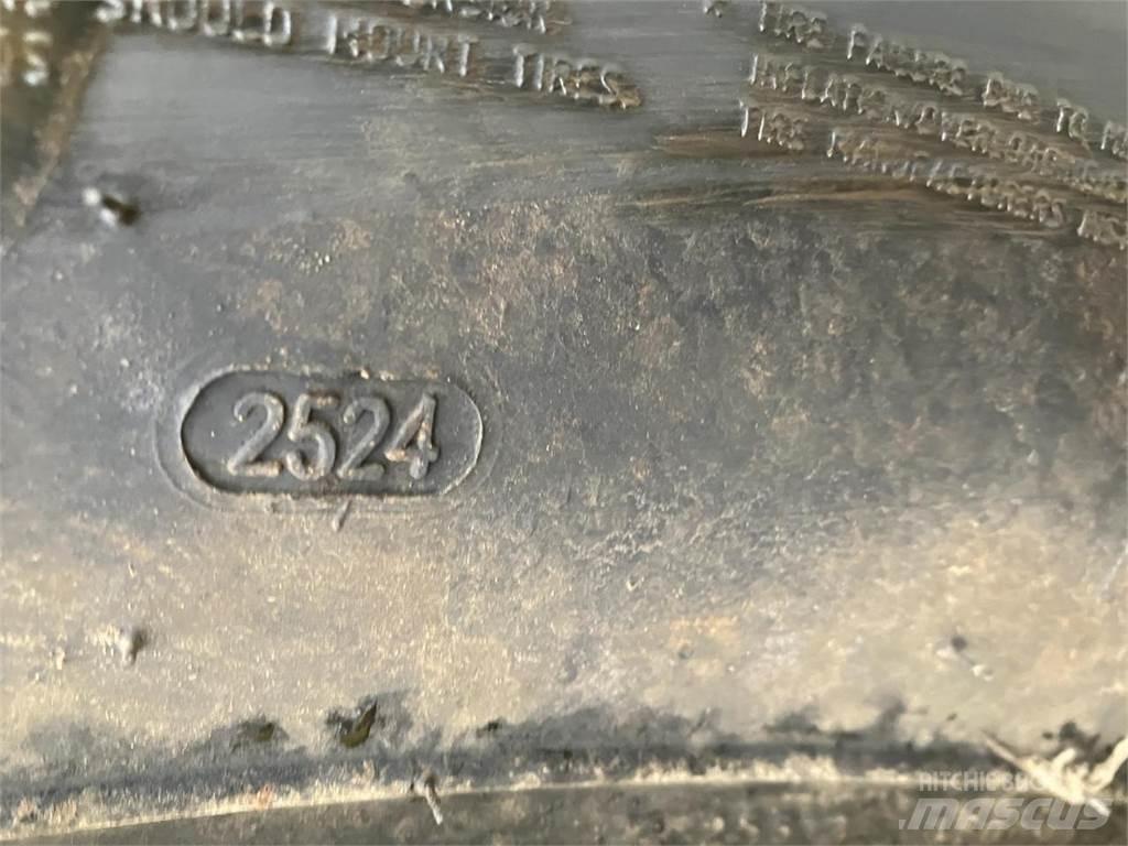 Mitas 600/65R38 Dekk, hjul og felger