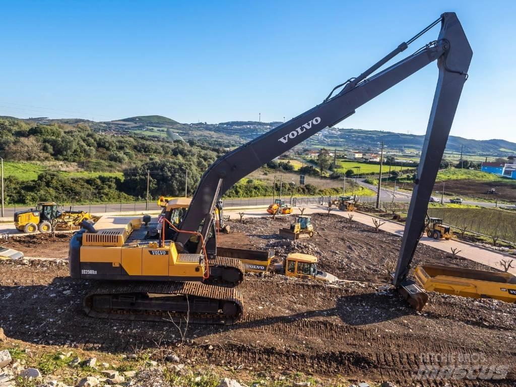 Volvo EC 250 D Beltegraver
