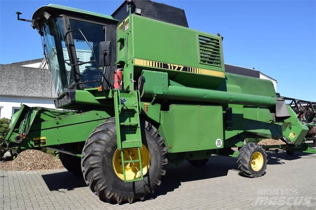 John Deere 1177 Skurtreskere