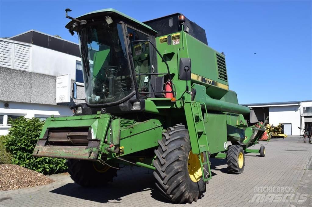 John Deere 1177 Skurtreskere