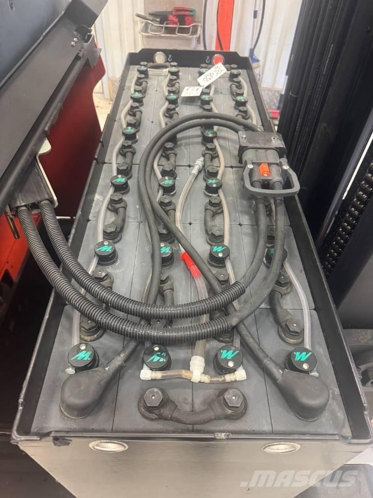 BT Toyota RRE 160 Skyvemasttruck