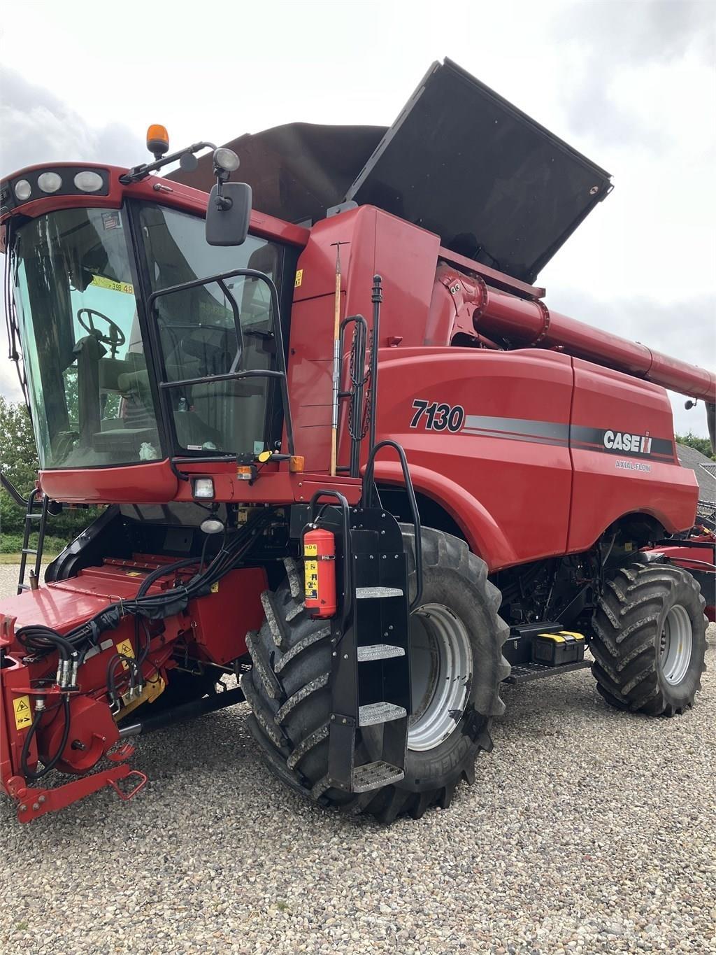 CASE Axial Flow 7130 Skurtreskere