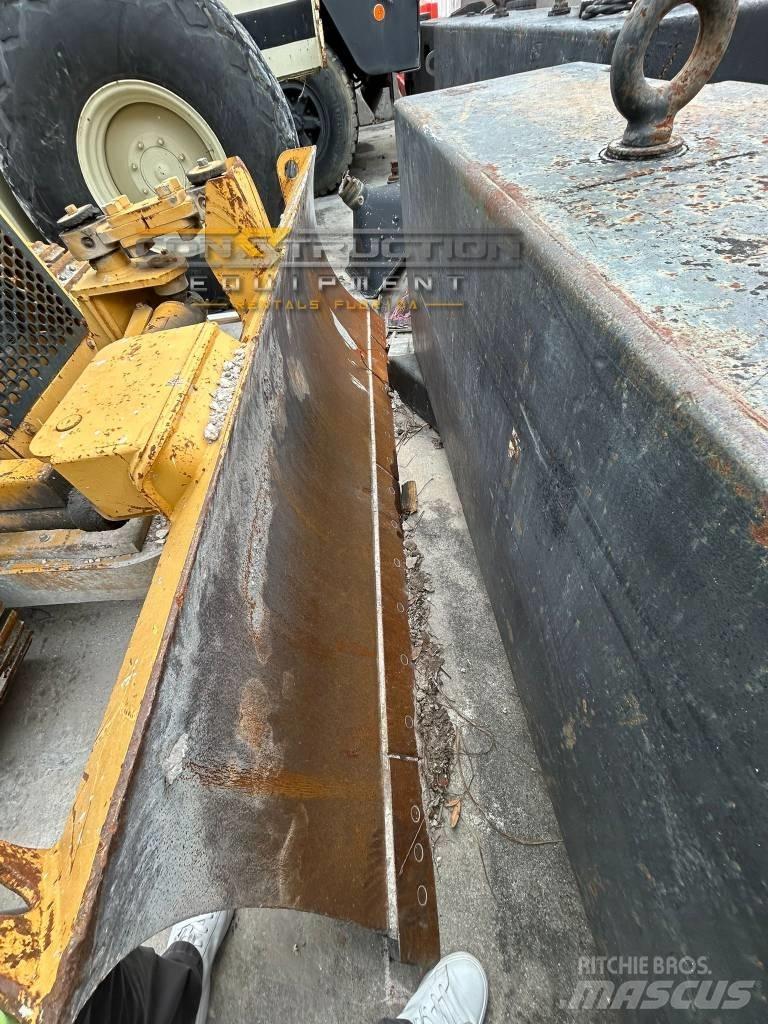 CAT D 3 C III Dozere Beltegående