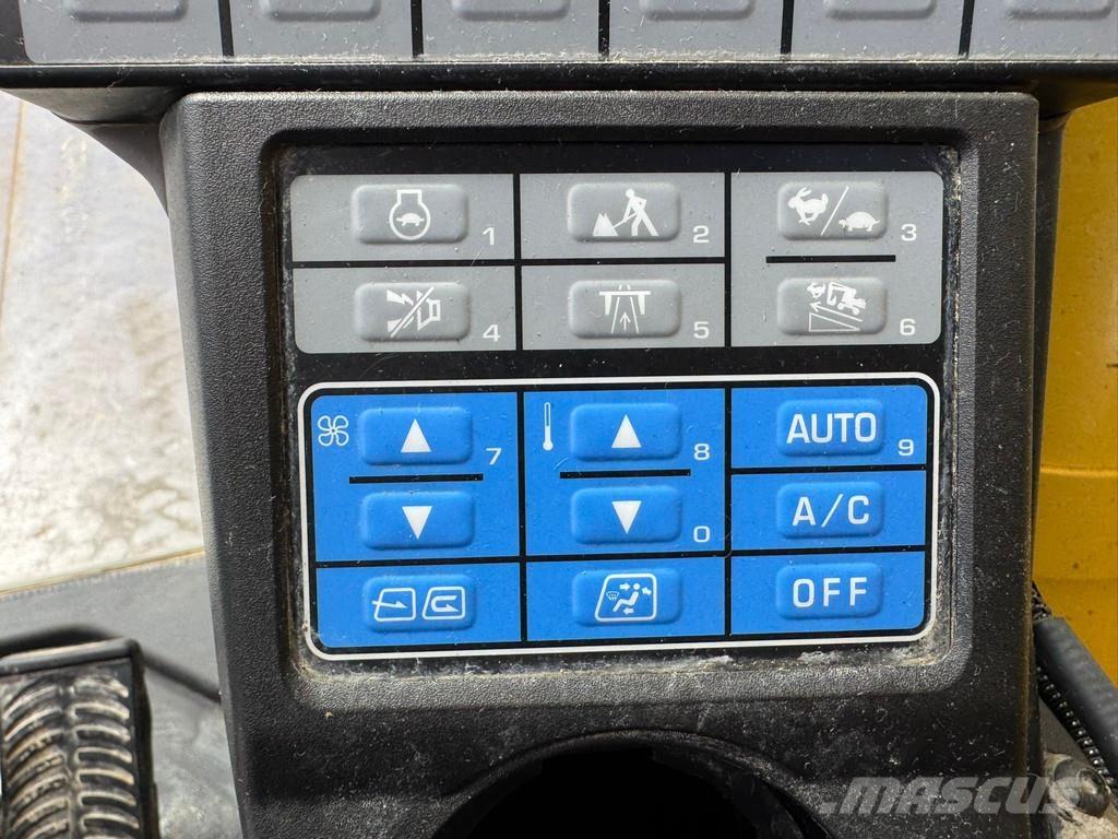 Komatsu PW180-11 Hjulgravere