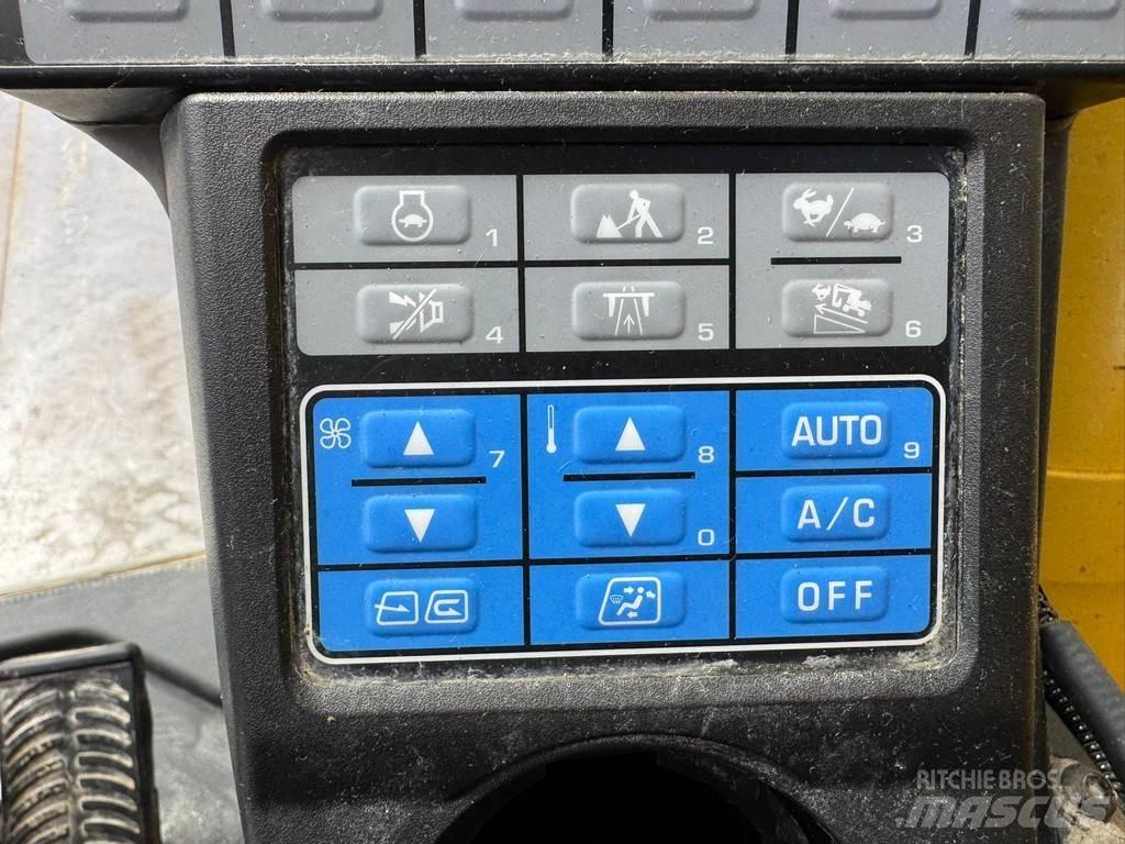 Komatsu PW180-11 Hjulgravere