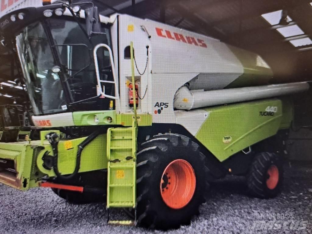 CLAAS Tucano 440 Skurtreskere