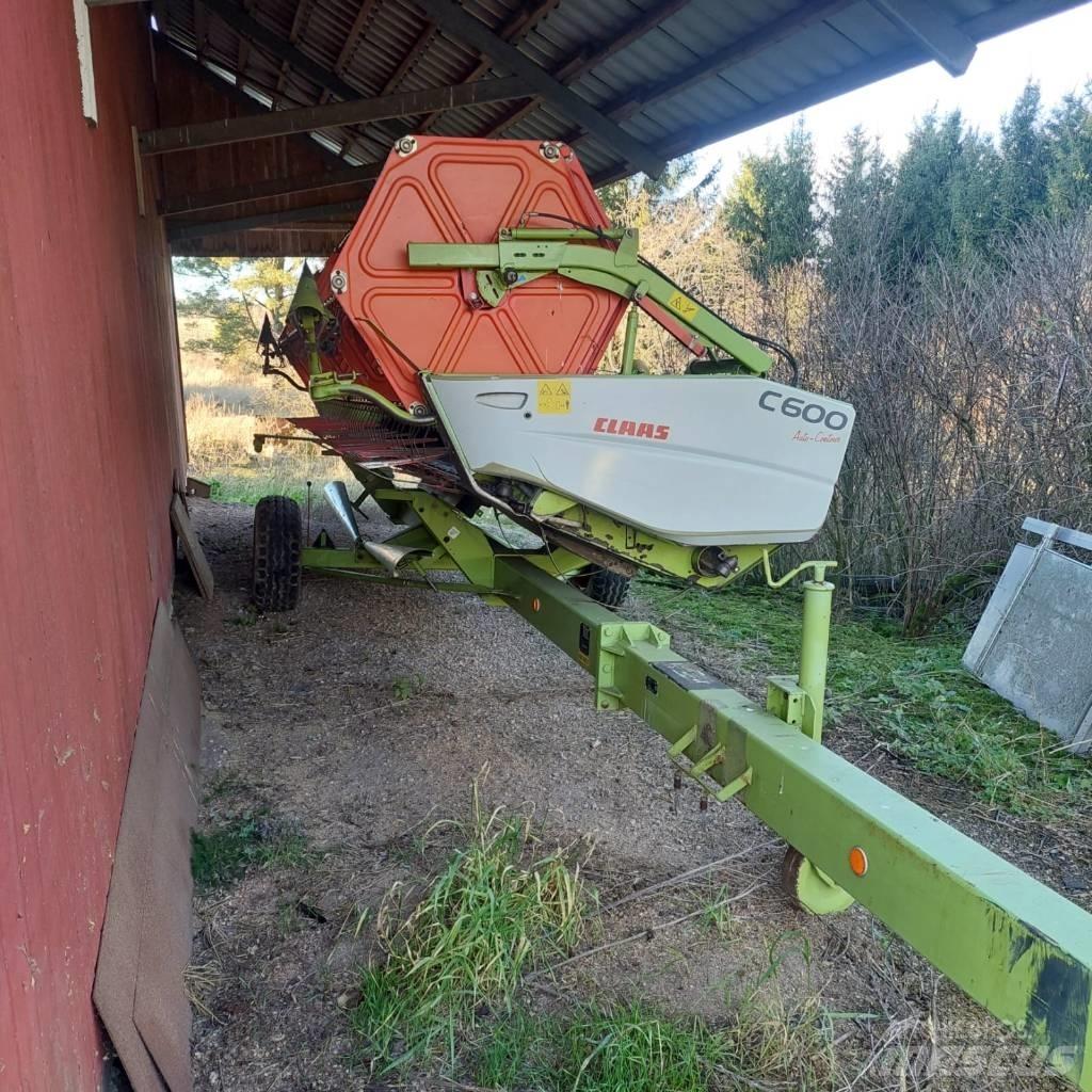 CLAAS Tucano 440 Skurtreskere