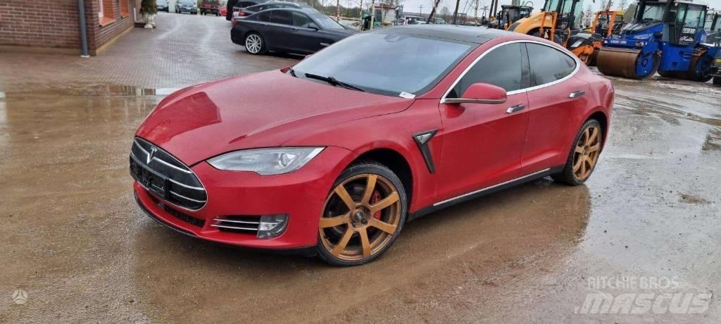 Tesla Model S P85D Personbiler